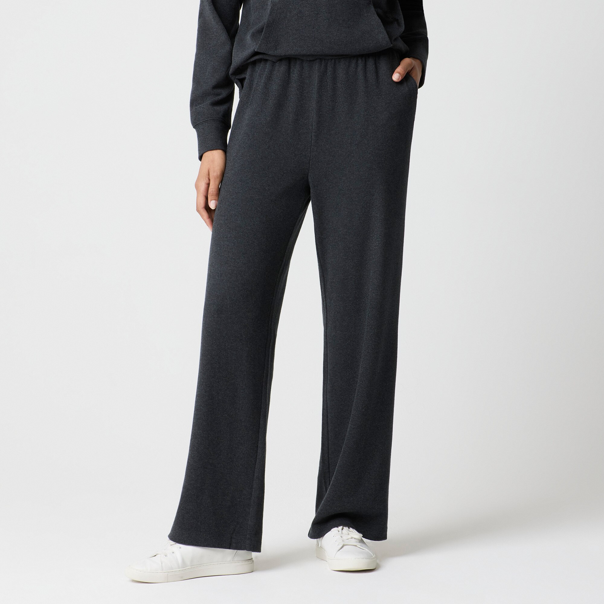 Straight-leg sweatpant in cloudspun yarn