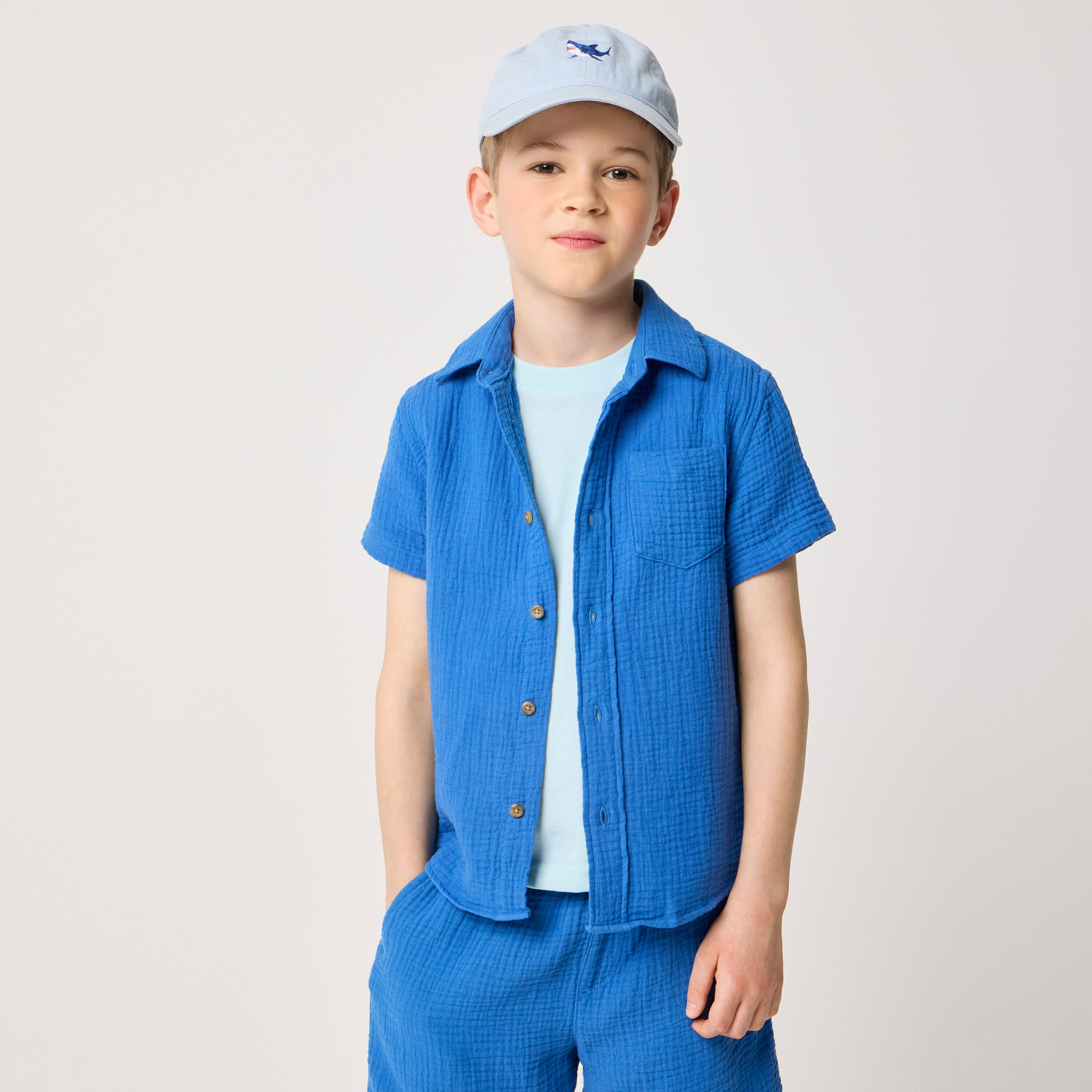 Boys' short-sleeve gauze button-down shirt