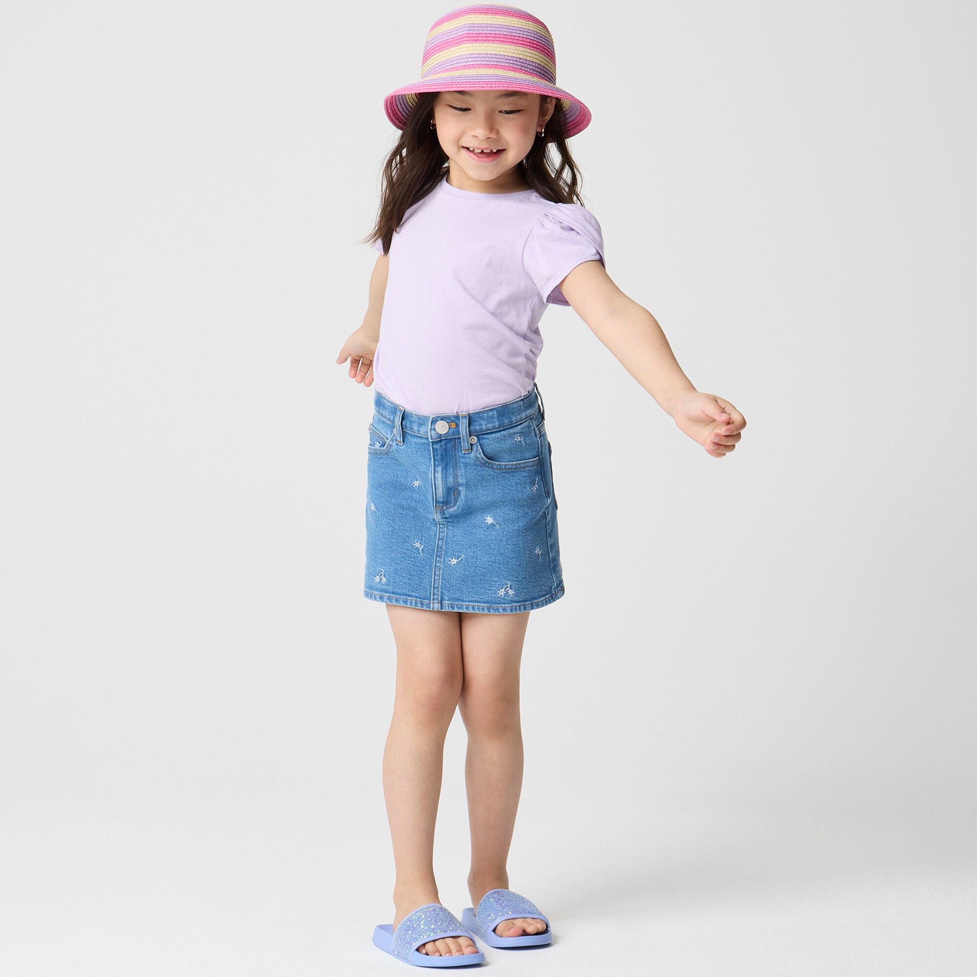 Girls flower embroidered denim skirt 50$