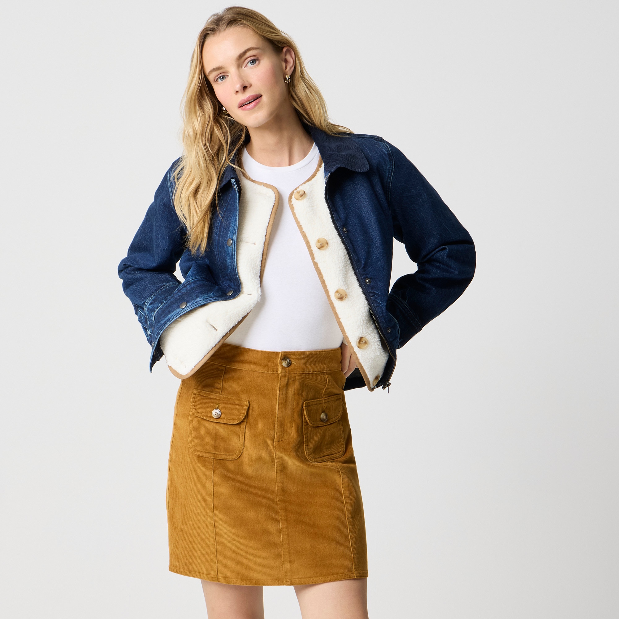 Corduroy patch-pocket mini skirt 70$